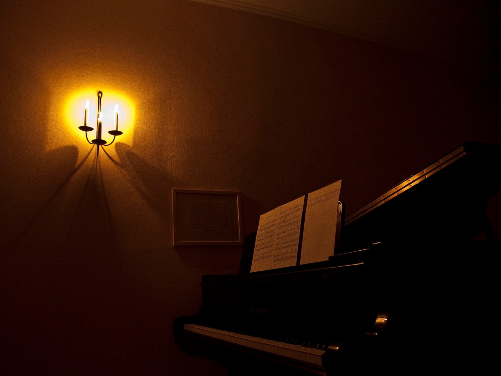 Иллюстрация: Александр Вишневский. «Самая короткая ночь». Современное фортепиано